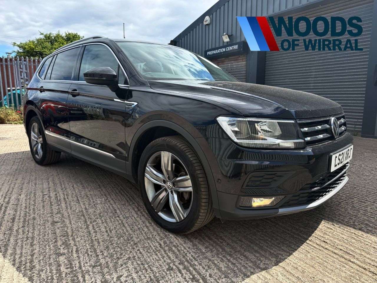 A 2021 VOLKSWAGEN TIGUAN ALLSPACE 1.5 TSI EVO Match SUV 5dr Petrol DSG Euro 6 (s/s) (150 ps) A 2021 VOLKSWAGEN TIGUAN ALLSPACE 1.5 TSI EVO Match SUV 5dr Petrol DSG Euro 6 (s/s) (150 ps)