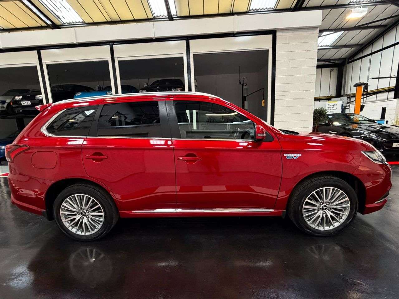 A 2021 MITSUBISHI OUTLANDER 2.4h TwinMotor 13.8kWh Dynamic SUV 5dr Petrol Plug-in Hybrid CVT 4WD Euro 6 A 2021 MITSUBISHI OUTLANDER 2.4h TwinMotor 13.8kWh Dynamic SUV 5dr Petrol Plug-in Hybrid CVT 4WD Euro 6