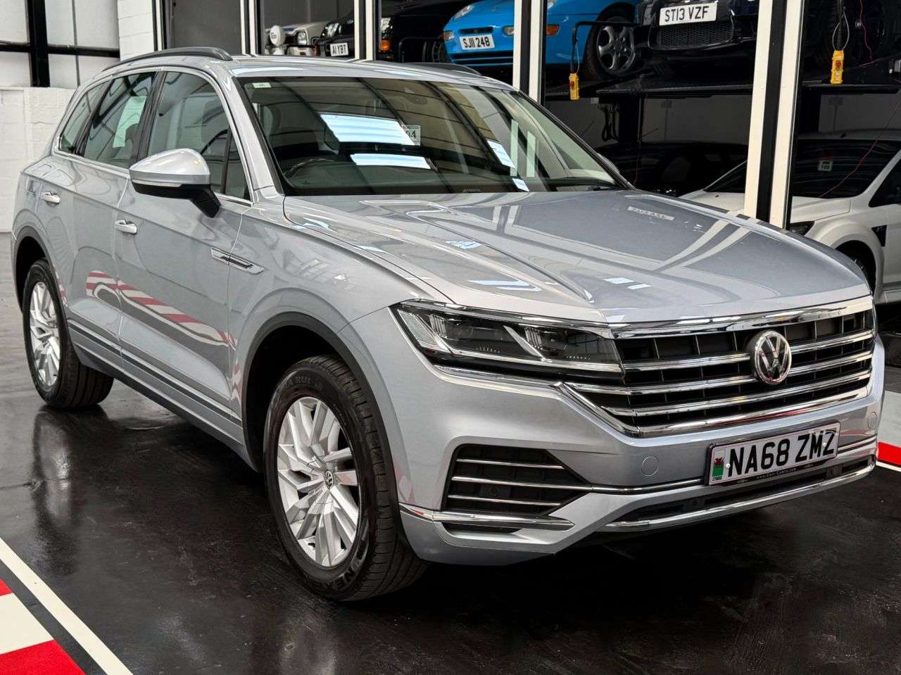 A 2018 VOLKSWAGEN TOUAREG 3.0 TDI V6 SEL SUV 5dr Diesel Tiptronic 4Motion Euro 6 (s/s) (231 ps) A 2018 VOLKSWAGEN TOUAREG 3.0 TDI V6 SEL SUV 5dr Diesel Tiptronic 4Motion Euro 6 (s/s) (231 ps)