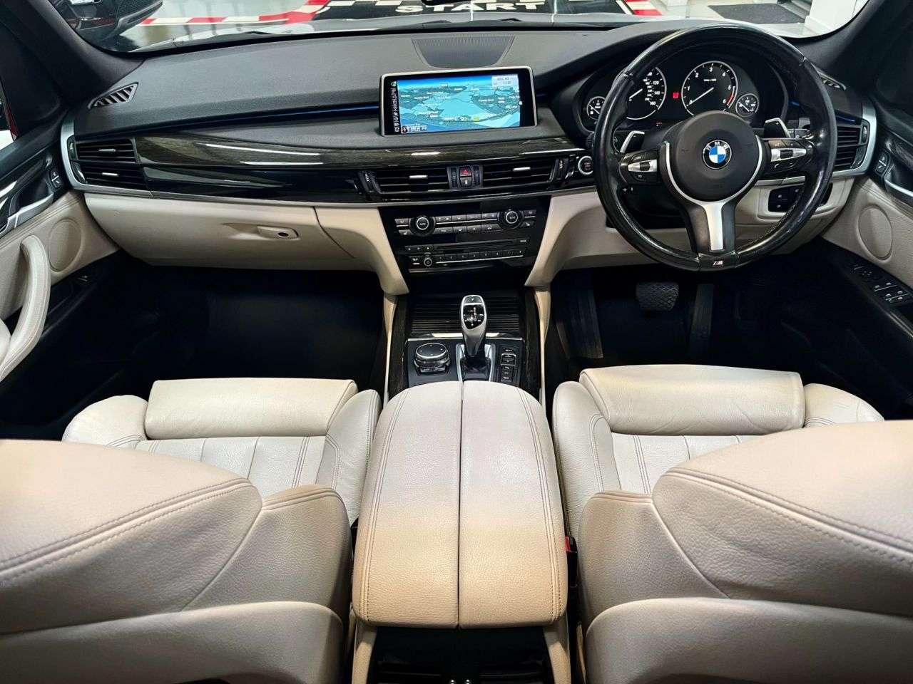 A 2015 BMW X5 3.0 40d M Sport SUV 5dr Diesel Auto xDrive Euro 6 (s/s) (313 ps) A 2015 BMW X5 3.0 40d M Sport SUV 5dr Diesel Auto xDrive Euro 6 (s/s) (313 ps)