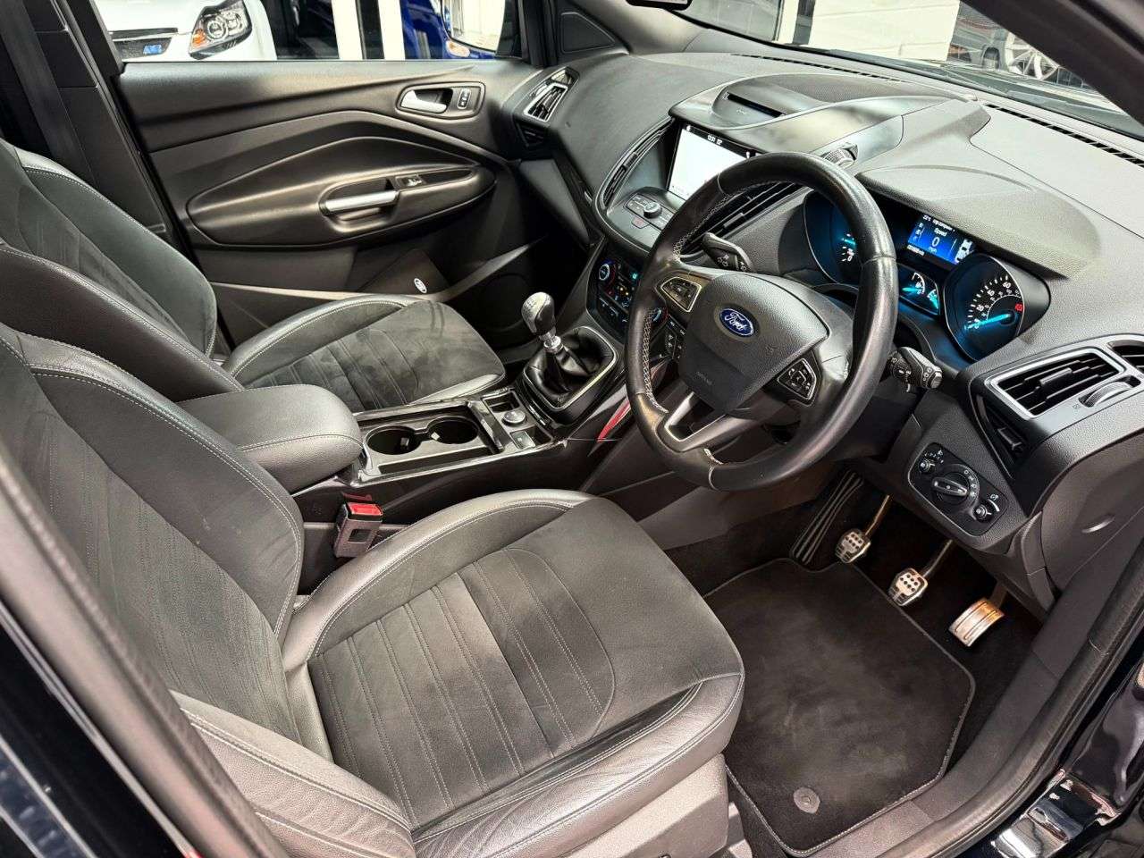 A 2017 FORD KUGA 1.5 TDCi ST-Line X SUV 5dr Diesel Manual Euro 6 (s/s) (120 ps) A 2017 FORD KUGA 1.5 TDCi ST-Line X SUV 5dr Diesel Manual Euro 6 (s/s) (120 ps)