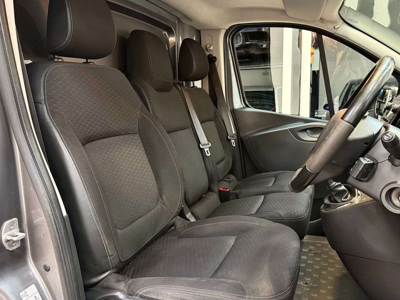 A 2016 VAUXHALL VIVARO 1.6 CDTi 2700 BiTurbo ecoFLEX Sportive Panel Van 5dr Diesel Manual L1 H1 Eu A 2016 VAUXHALL VIVARO 1.6 CDTi 2700 BiTurbo ecoFLEX Sportive Panel Van 5dr Diesel Manual L1 H1 Eu