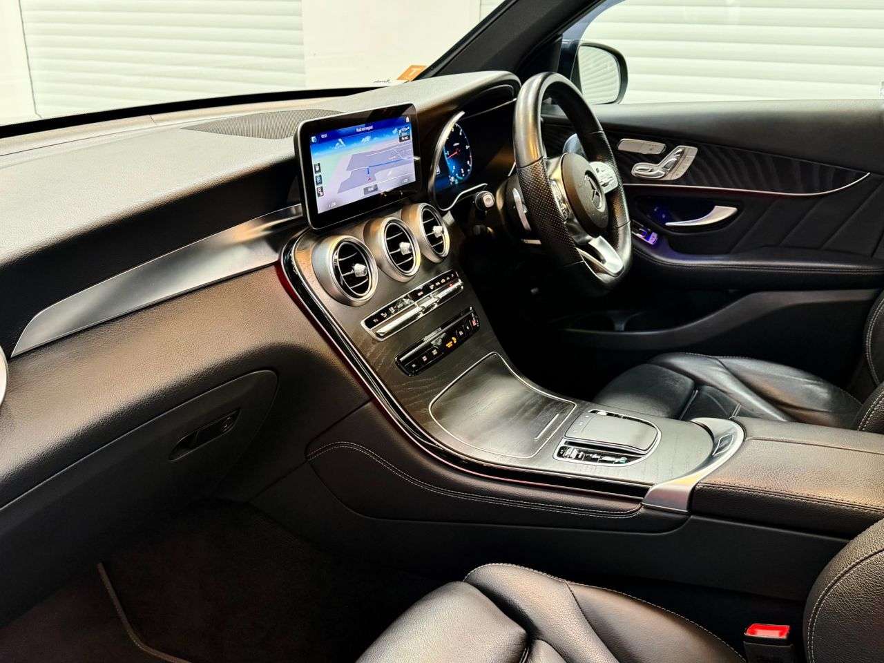 A 2021 MERCEDES-BENZ GLC 2.0 GLC300d AMG Line (Premium Plus) SUV 5dr Diesel G-Tronic+ 4MATIC Euro 6 A 2021 MERCEDES-BENZ GLC 2.0 GLC300d AMG Line (Premium Plus) SUV 5dr Diesel G-Tronic+ 4MATIC Euro 6
