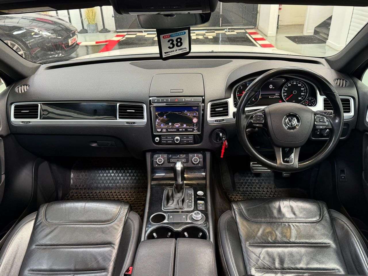 A 2017 VOLKSWAGEN TOUAREG 3.0 TDI V6 R-Line Plus SUV 5dr Diesel Tiptronic 4WD Euro 6 (s/s) (262 ps) A 2017 VOLKSWAGEN TOUAREG 3.0 TDI V6 R-Line Plus SUV 5dr Diesel Tiptronic 4WD Euro 6 (s/s) (262 ps)