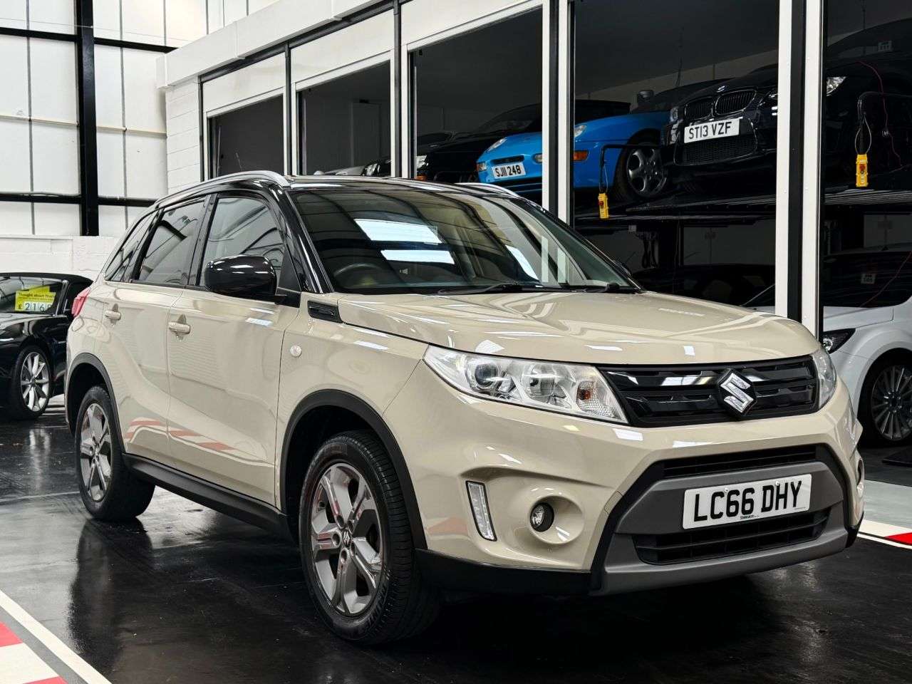 A 2016 SUZUKI VITARA 1.6 SZ-T SUV 5dr Petrol Manual Euro 6 (s/s) (120 ps) A 2016 SUZUKI VITARA 1.6 SZ-T SUV 5dr Petrol Manual Euro 6 (s/s) (120 ps)