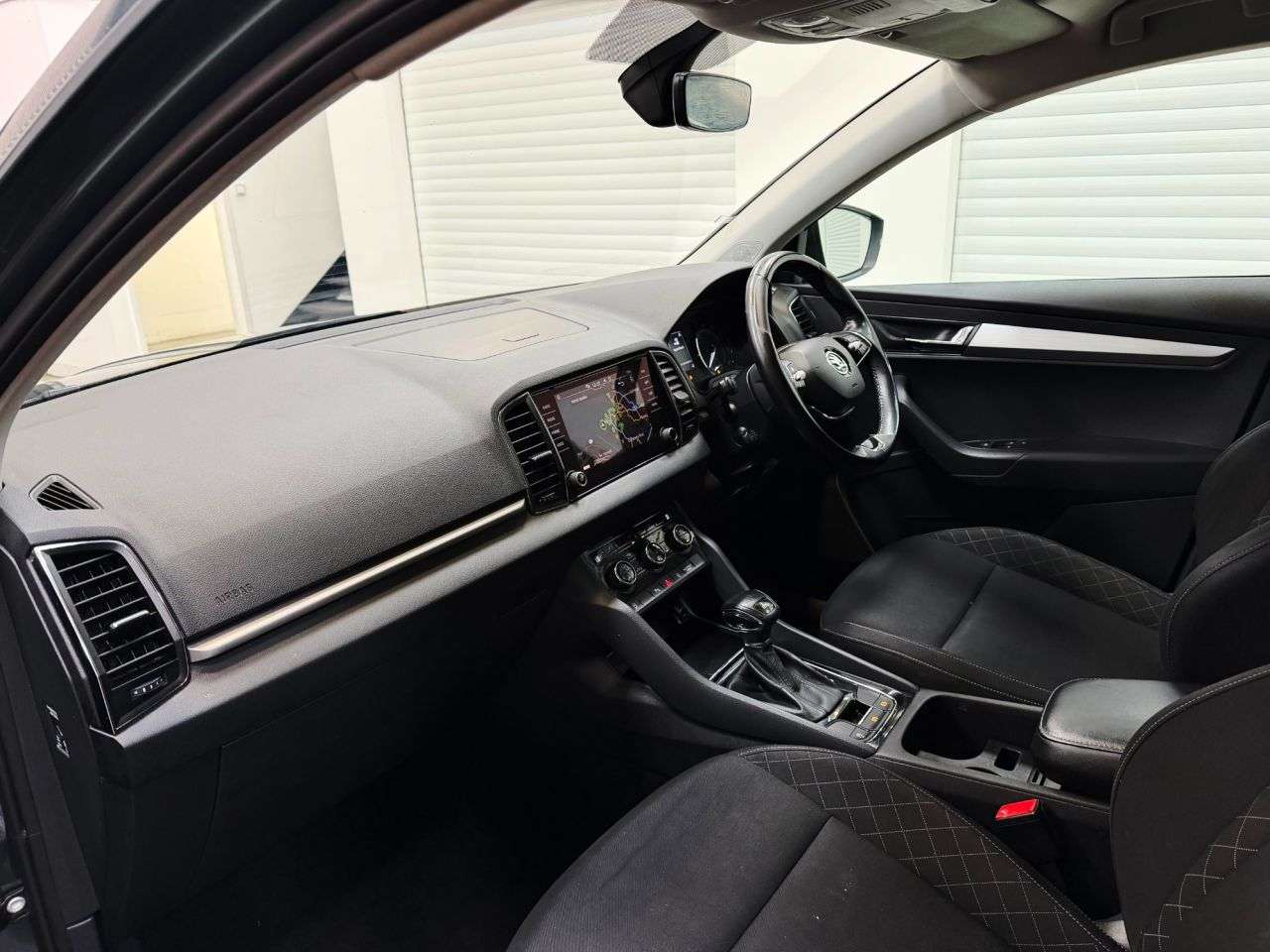 A 2021 SKODA KAROQ 1.5 TSI ACT SE Technology SUV 5dr Petrol DSG Euro 6 (s/s) (150 ps) A 2021 SKODA KAROQ 1.5 TSI ACT SE Technology SUV 5dr Petrol DSG Euro 6 (s/s) (150 ps)