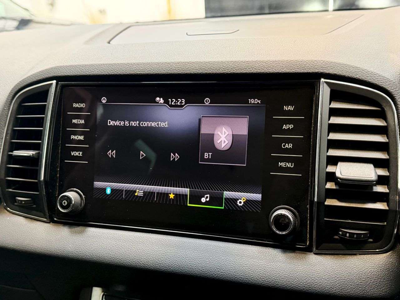2021 SKODA KAROQ 2021 SKODA KAROQ