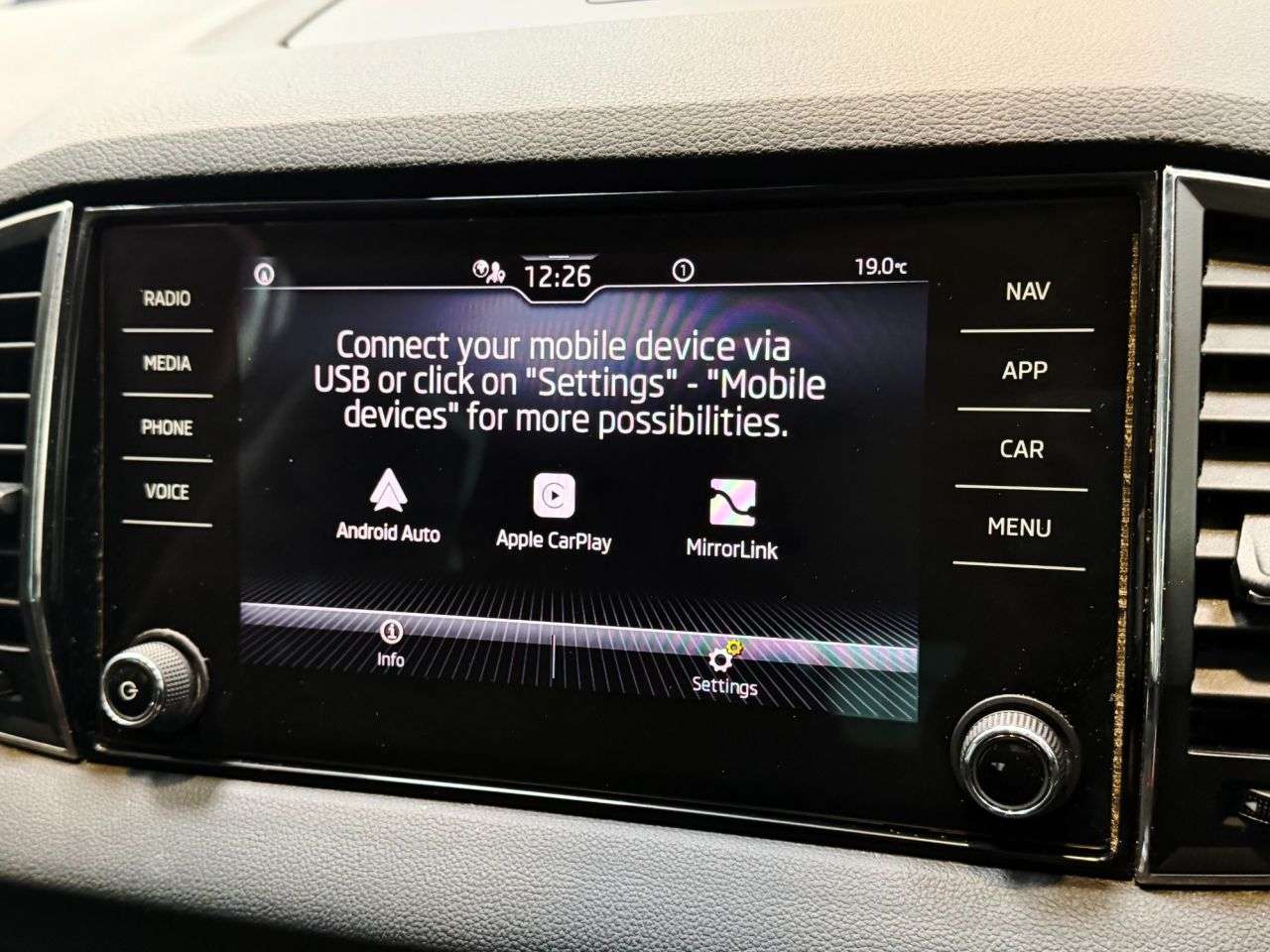 2021 SKODA KAROQ 2021 SKODA KAROQ