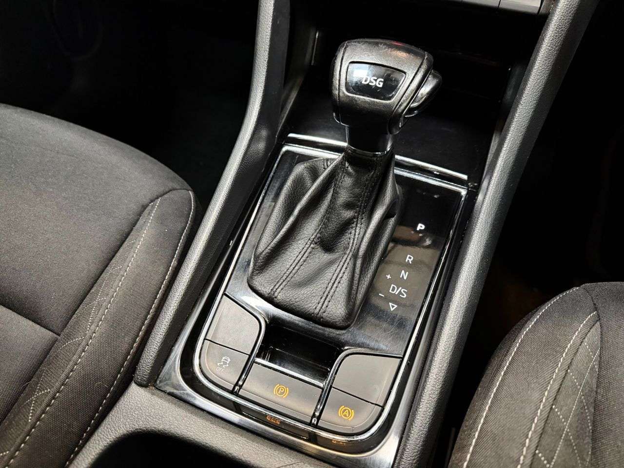 2021 SKODA KAROQ 2021 SKODA KAROQ