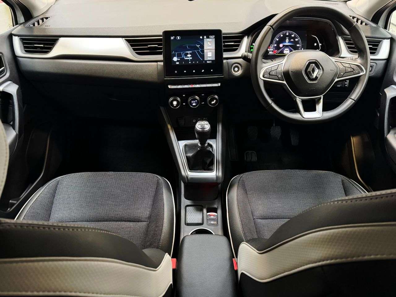 A 2023 RENAULT CAPTUR 1.0 TCe techno SUV 5dr Petrol Manual Euro 6 (s/s) (90 ps) A 2023 RENAULT CAPTUR 1.0 TCe techno SUV 5dr Petrol Manual Euro 6 (s/s) (90 ps)