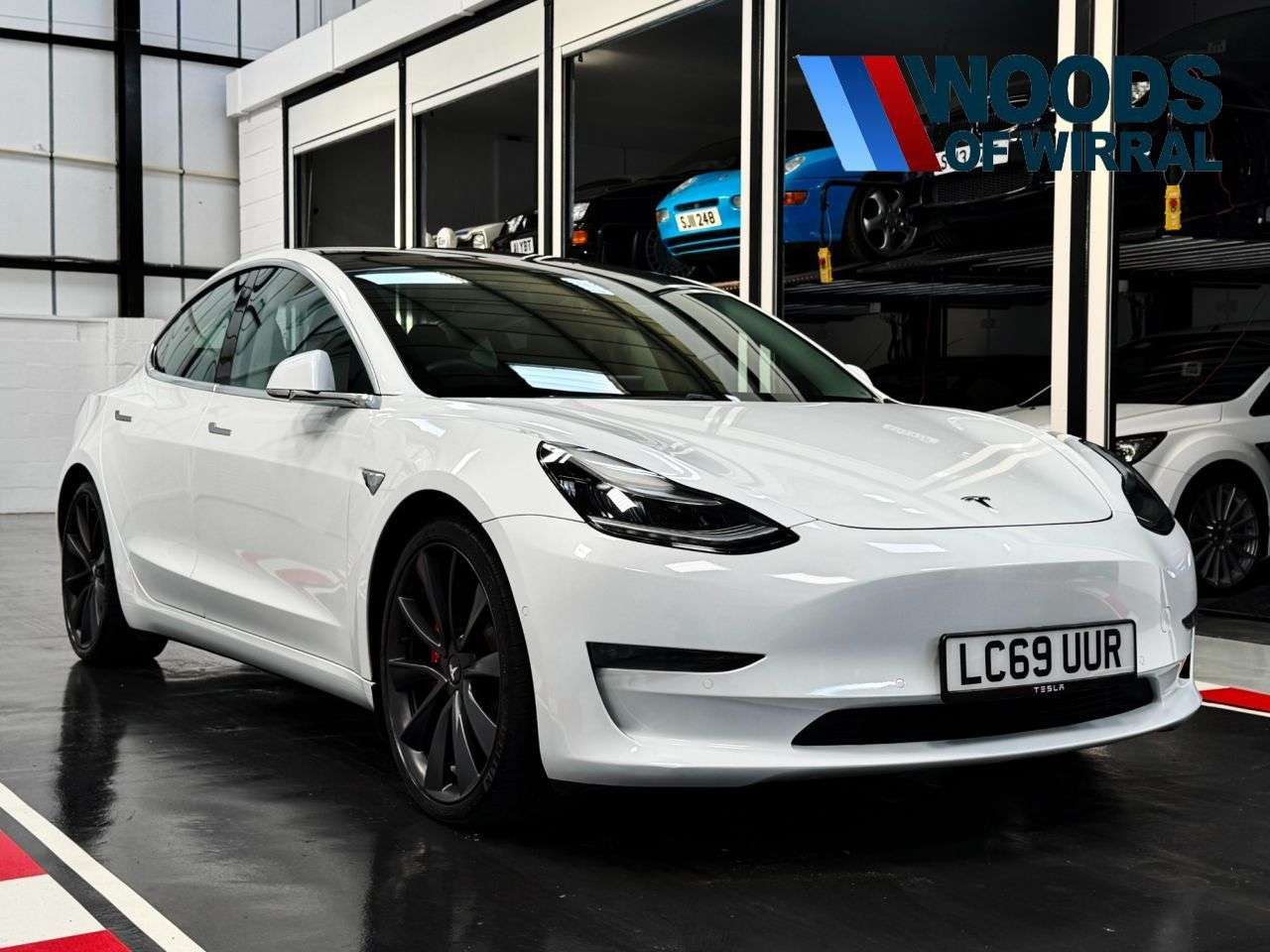 A 2019 TESLA MODEL 3 (Dual Motor) Performance Saloon 4dr Electric Auto 4WDE (Performance Upgrade A 2019 TESLA MODEL 3 (Dual Motor) Performance Saloon 4dr Electric Auto 4WDE (Performance Upgrade