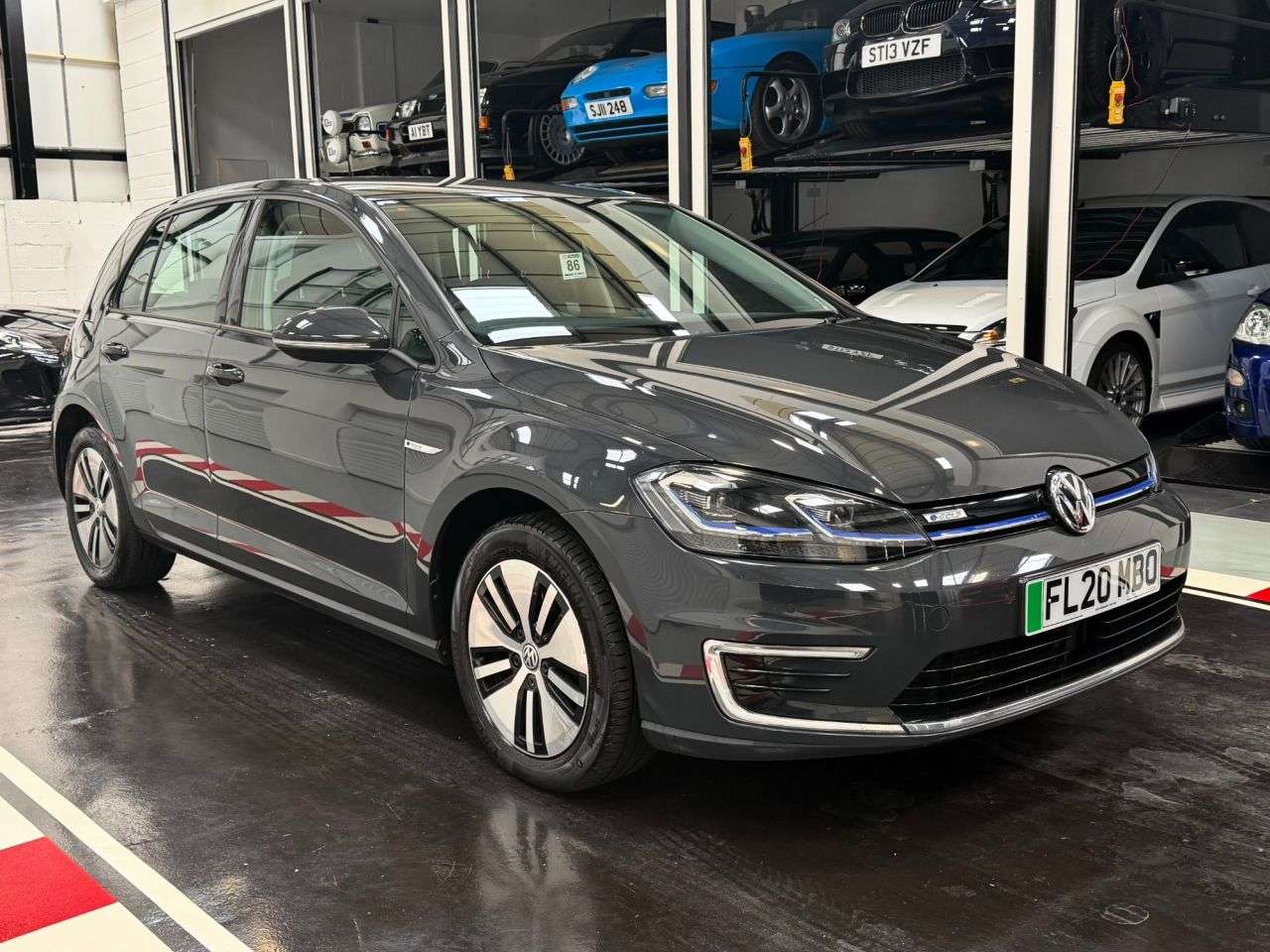 A 2020 VOLKSWAGEN E-GOLF 35.8kWh e-Golf Hatchback 5dr Electric Auto (136 ps) A 2020 VOLKSWAGEN E-GOLF 35.8kWh e-Golf Hatchback 5dr Electric Auto (136 ps)