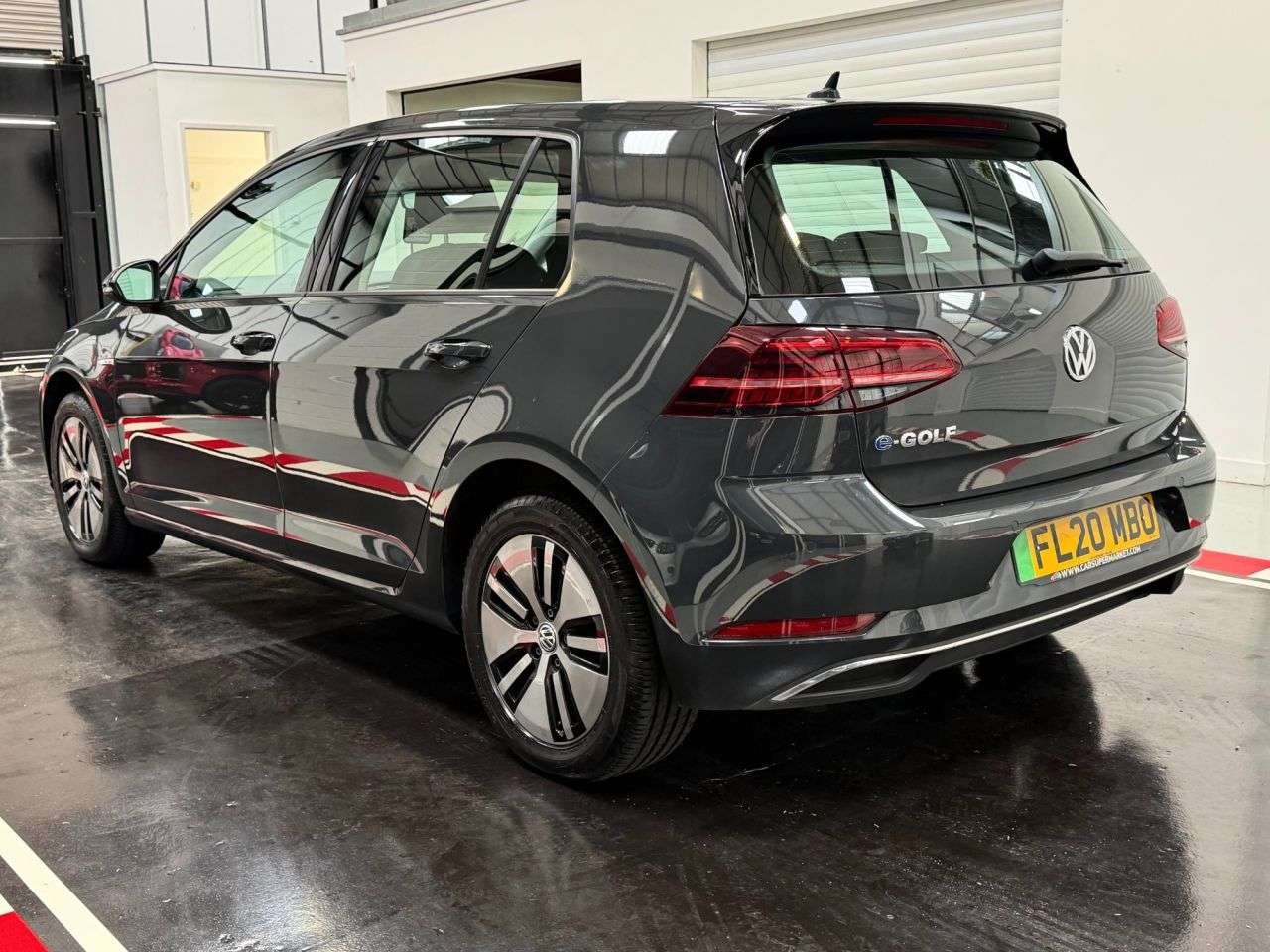 A 2020 VOLKSWAGEN E-GOLF 35.8kWh e-Golf Hatchback 5dr Electric Auto (136 ps) A 2020 VOLKSWAGEN E-GOLF 35.8kWh e-Golf Hatchback 5dr Electric Auto (136 ps)