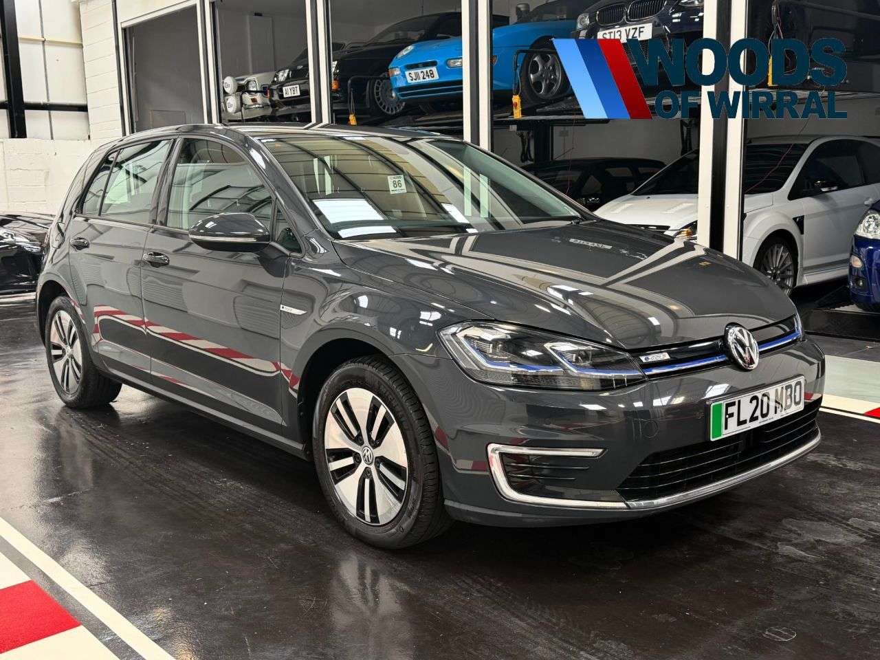 A 2020 VOLKSWAGEN E-GOLF 35.8kWh e-Golf Hatchback 5dr Electric Auto (136 ps) A 2020 VOLKSWAGEN E-GOLF 35.8kWh e-Golf Hatchback 5dr Electric Auto (136 ps)