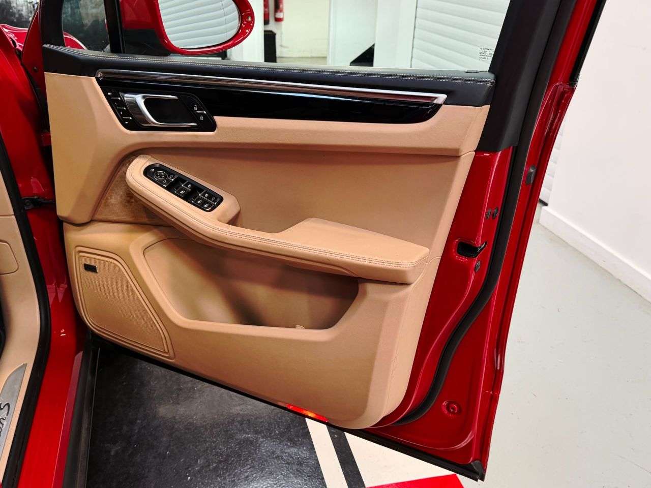 2019 PORSCHE MACAN 2019 PORSCHE MACAN