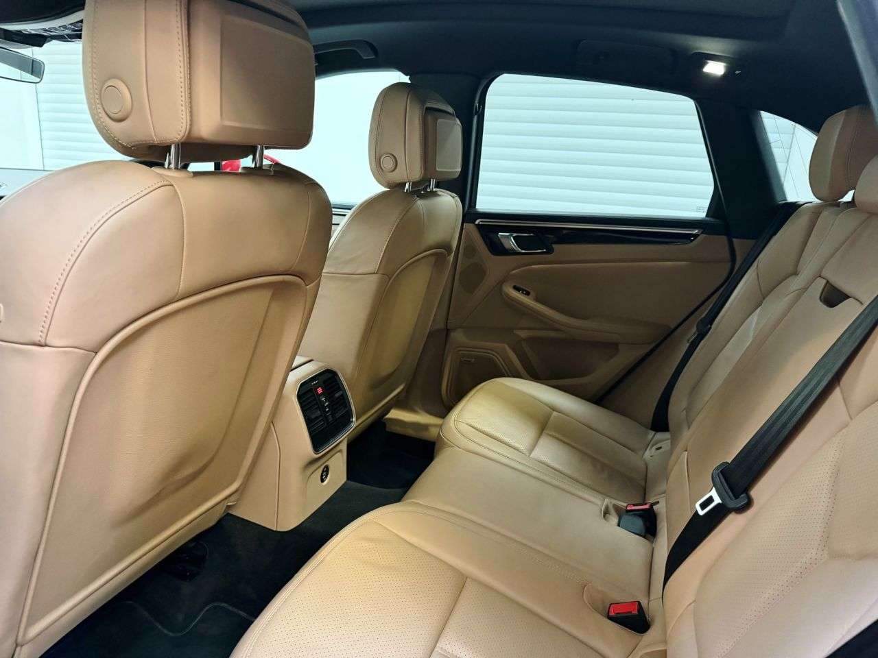 2019 PORSCHE MACAN 2019 PORSCHE MACAN