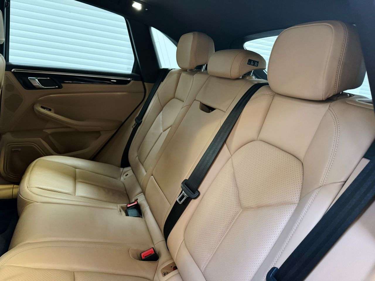 2019 PORSCHE MACAN 2019 PORSCHE MACAN