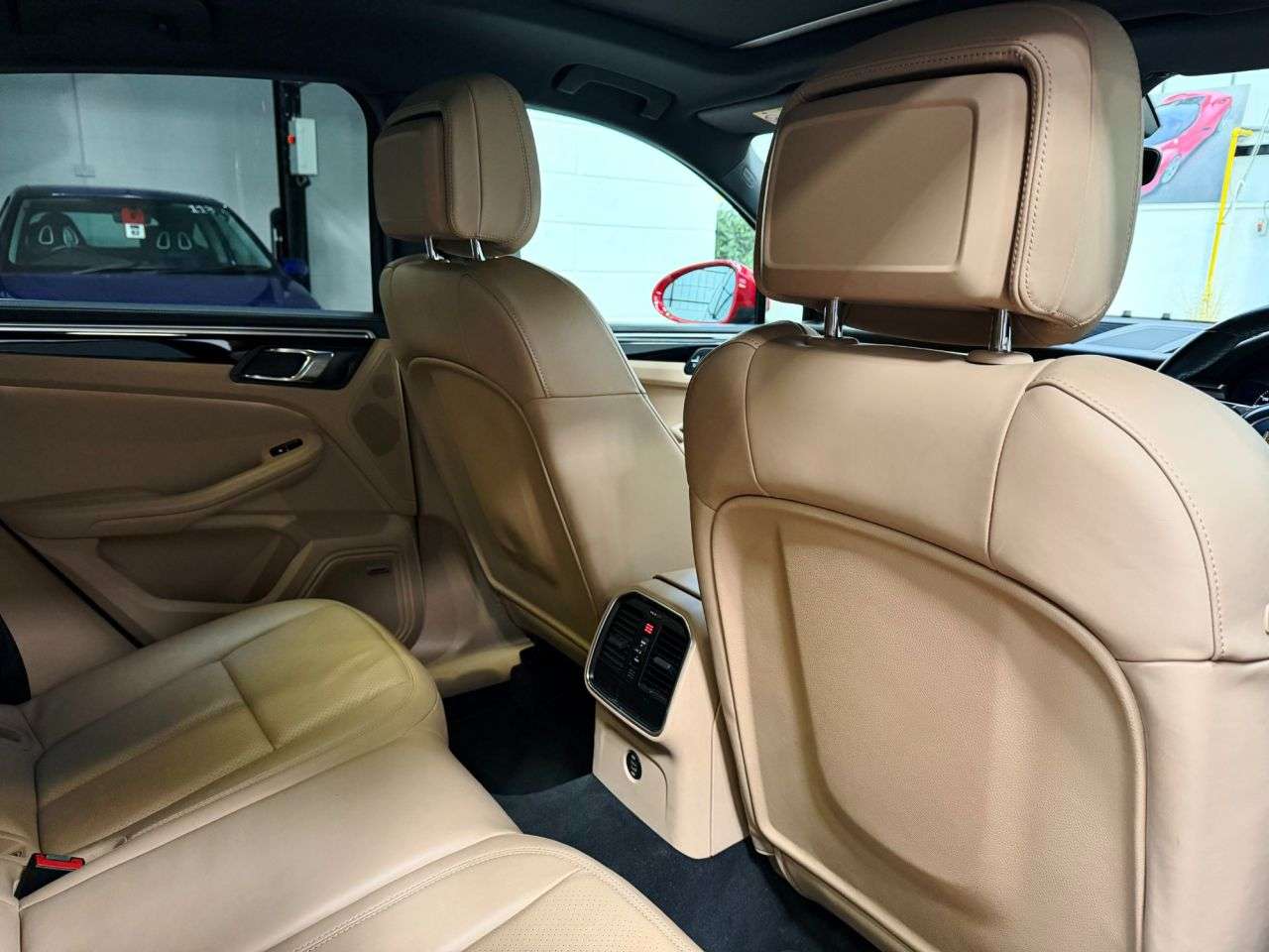2019 PORSCHE MACAN 2019 PORSCHE MACAN