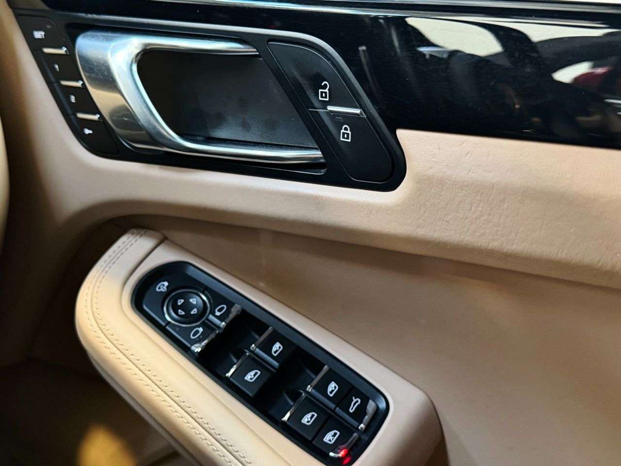 2019 PORSCHE MACAN 2019 PORSCHE MACAN
