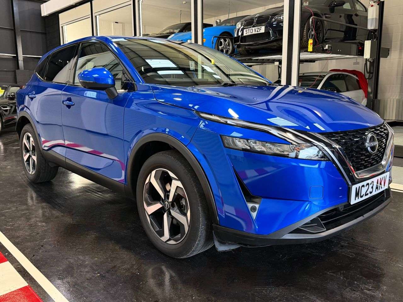 A 2023 NISSAN QASHQAI 1.3 DIG-T MHEV N-Connecta SUV 5dr Petrol Hybrid Manual Euro 6 (s/s) (140 ps A 2023 NISSAN QASHQAI 1.3 DIG-T MHEV N-Connecta SUV 5dr Petrol Hybrid Manual Euro 6 (s/s) (140 ps
