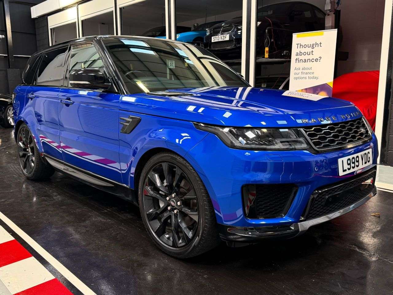 A 2021 LAND ROVER RANGE ROVER SPORT 3.0 D300 MHEV HSE Silver SUV 5dr Diesel Auto 4WD Euro 6 (s/s) (300 ps) A 2021 LAND ROVER RANGE ROVER SPORT 3.0 D300 MHEV HSE Silver SUV 5dr Diesel Auto 4WD Euro 6 (s/s) (300 ps)