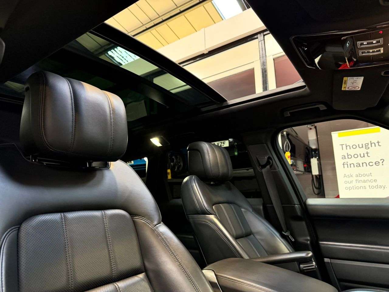 A 2021 LAND ROVER RANGE ROVER SPORT 3.0 D300 MHEV HSE Silver SUV 5dr Diesel Auto 4WD Euro 6 (s/s) (300 ps) A 2021 LAND ROVER RANGE ROVER SPORT 3.0 D300 MHEV HSE Silver SUV 5dr Diesel Auto 4WD Euro 6 (s/s) (300 ps)