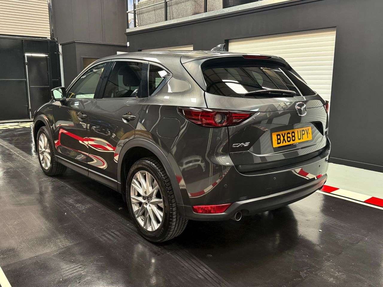 A 2018 MAZDA CX-5 2.0 SKYACTIV-G Sport Nav+ SUV 5dr Petrol Manual Euro 6 (s/s) (165 ps) A 2018 MAZDA CX-5 2.0 SKYACTIV-G Sport Nav+ SUV 5dr Petrol Manual Euro 6 (s/s) (165 ps)