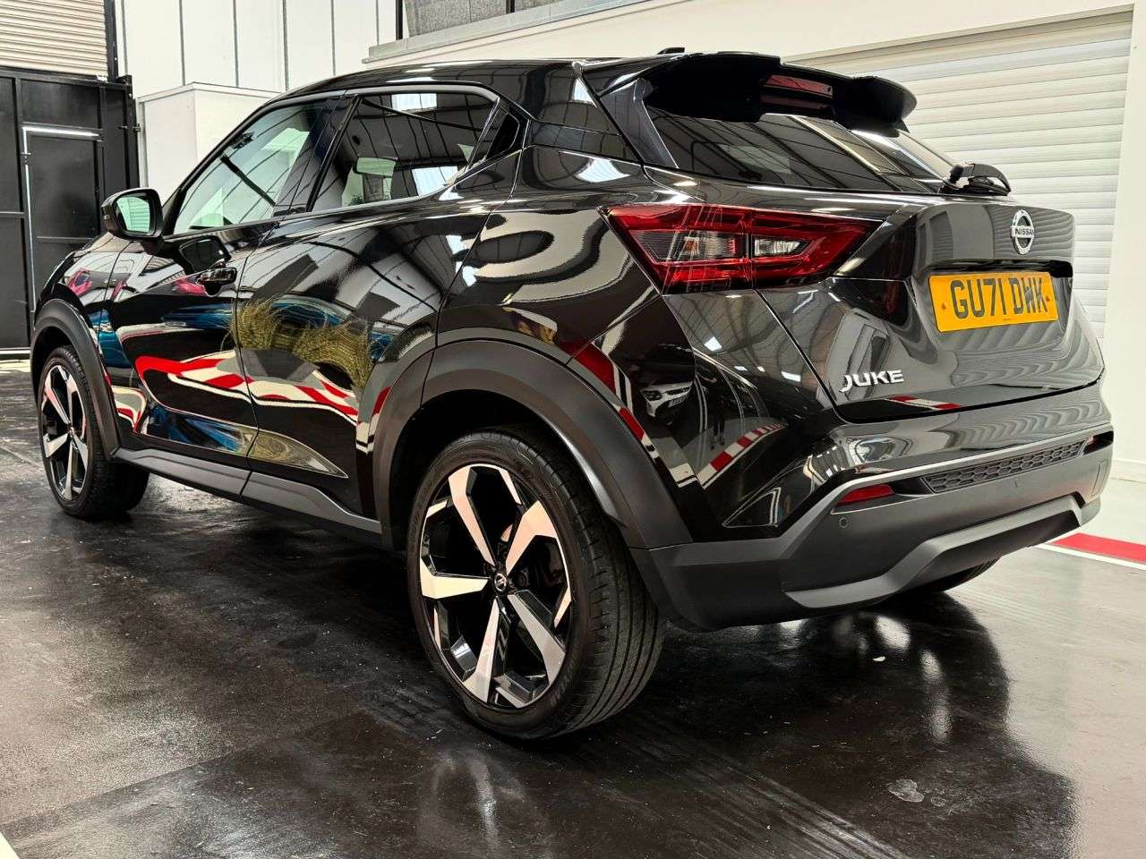 A 2021 NISSAN JUKE 1.0 DIG-T Tekna SUV 5dr Petrol DCT Auto Euro 6 (s/s) (114 ps) A 2021 NISSAN JUKE 1.0 DIG-T Tekna SUV 5dr Petrol DCT Auto Euro 6 (s/s) (114 ps)