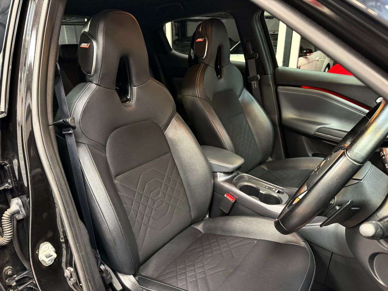 A 2021 NISSAN JUKE 1.0 DIG-T Tekna SUV 5dr Petrol DCT Auto Euro 6 (s/s) (114 ps) A 2021 NISSAN JUKE 1.0 DIG-T Tekna SUV 5dr Petrol DCT Auto Euro 6 (s/s) (114 ps)