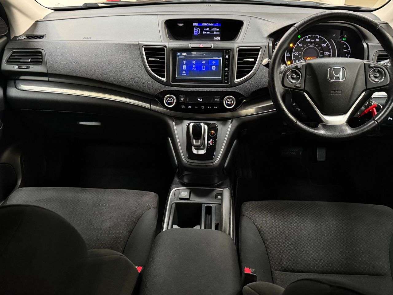 A 2016 HONDA CR-V 1.6 i-DTEC SE Plus SUV 5dr Diesel Auto 4WD Euro 6 (160 ps) A 2016 HONDA CR-V 1.6 i-DTEC SE Plus SUV 5dr Diesel Auto 4WD Euro 6 (160 ps)