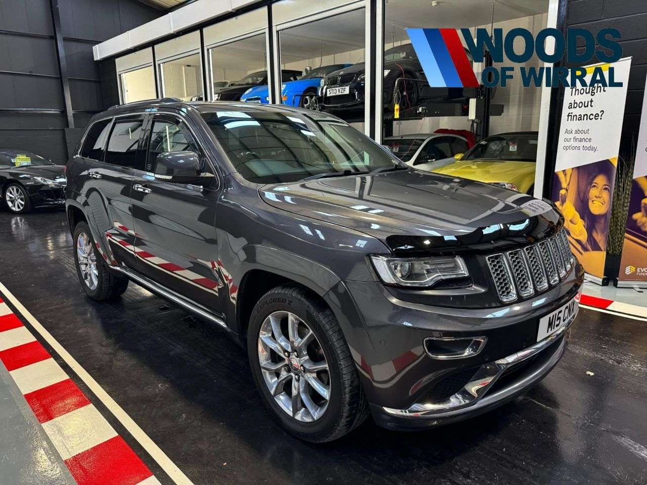 A 2016 JEEP GRAND CHEROKEE 3.0 V6 CRD Summit SUV 5dr Diesel Auto 4WD Euro 6 (247 bhp) A 2016 JEEP GRAND CHEROKEE 3.0 V6 CRD Summit SUV 5dr Diesel Auto 4WD Euro 6 (247 bhp)