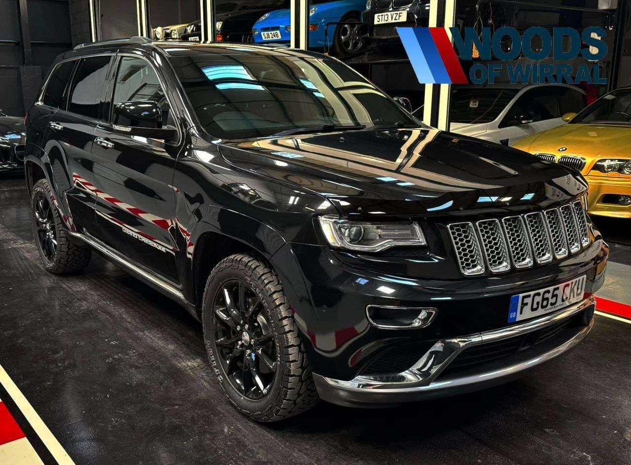 A 2015 JEEP GRAND CHEROKEE 3.0 V6 CRD Summit SUV 5dr Diesel Auto 4WD Euro 6 (247 bhp) A 2015 JEEP GRAND CHEROKEE 3.0 V6 CRD Summit SUV 5dr Diesel Auto 4WD Euro 6 (247 bhp)