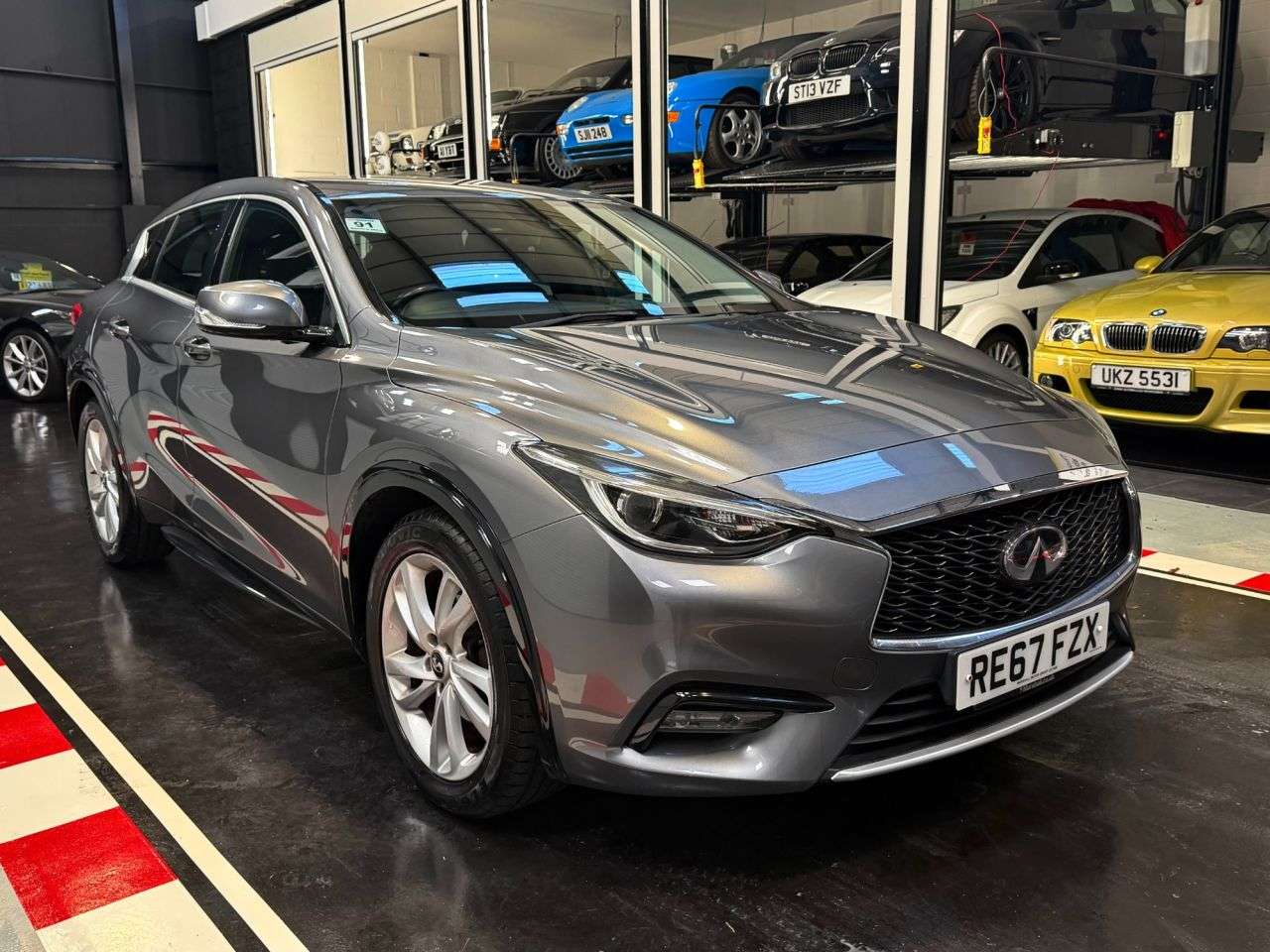 A 2017 INFINITI Q30 1.5d Business Executive Hatchback 5dr Diesel DCT Euro 6 (s/s) (109 ps) A 2017 INFINITI Q30 1.5d Business Executive Hatchback 5dr Diesel DCT Euro 6 (s/s) (109 ps)