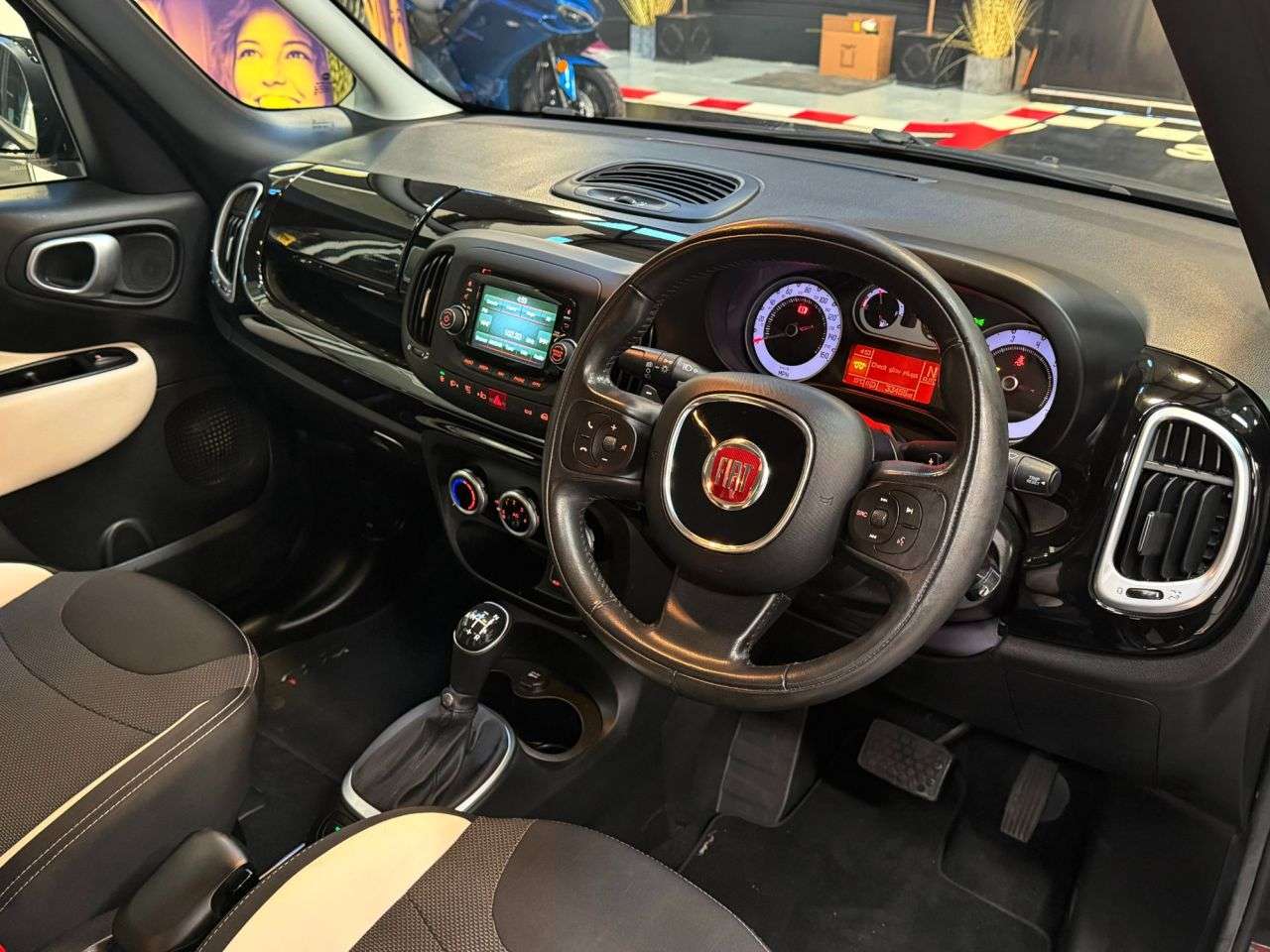 2017 FIAT 500L 2017 FIAT 500L