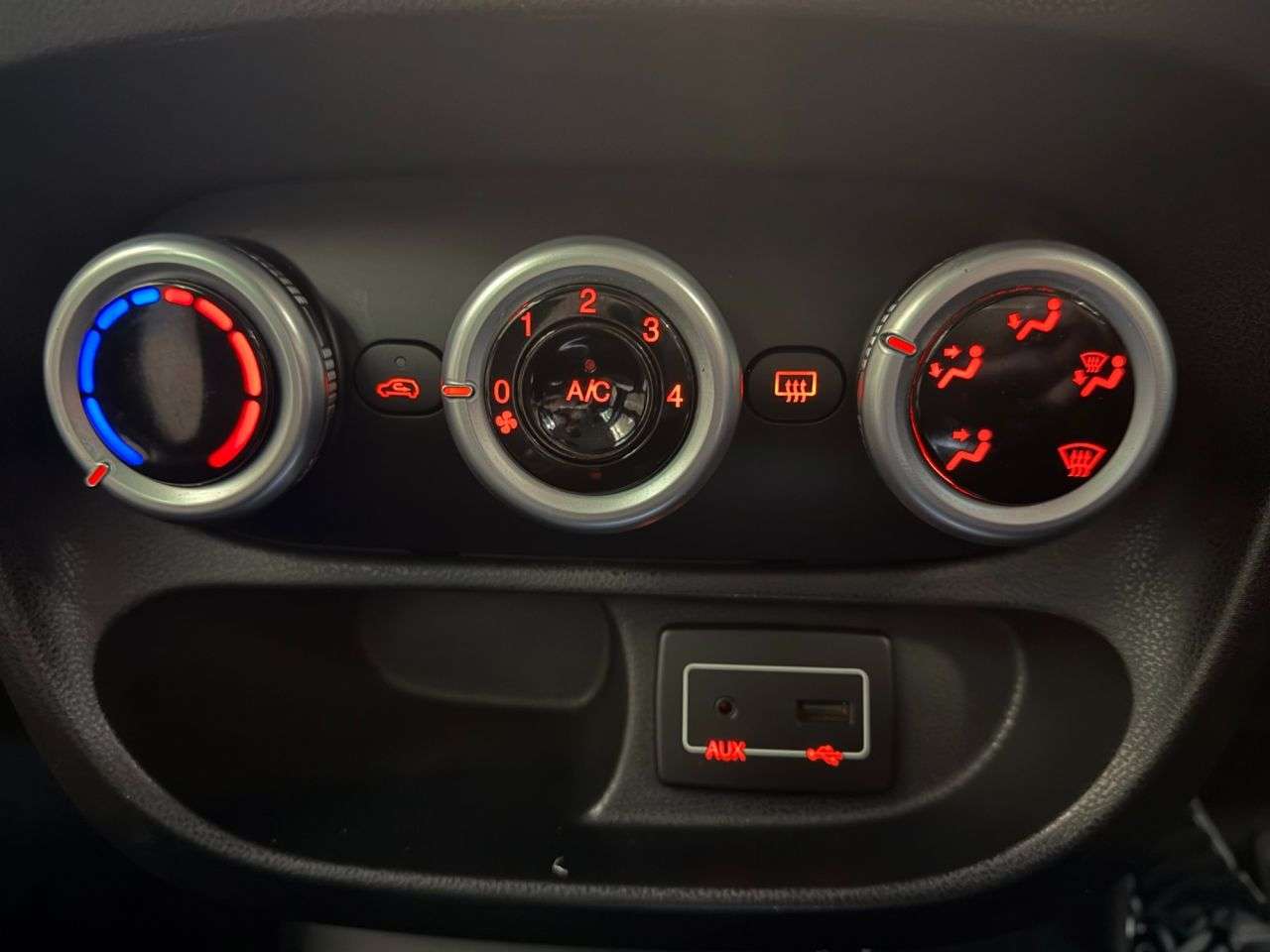 2017 FIAT 500L 2017 FIAT 500L