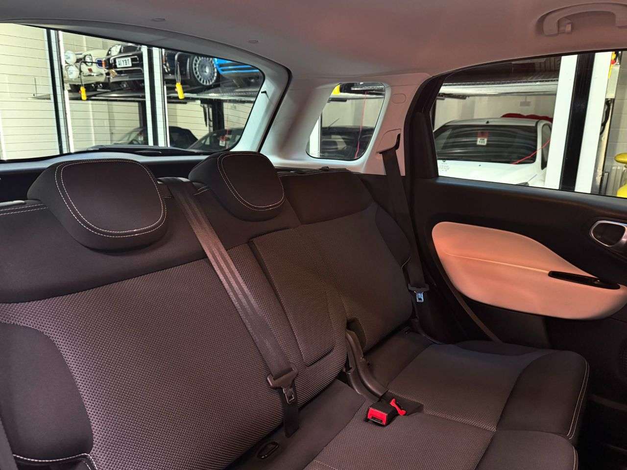 2017 FIAT 500L 2017 FIAT 500L