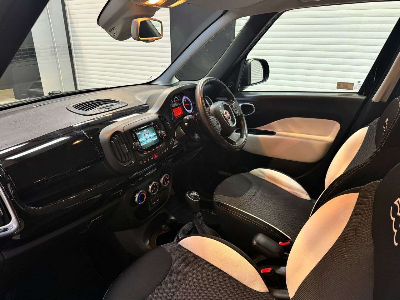 2017 FIAT 500L 2017 FIAT 500L