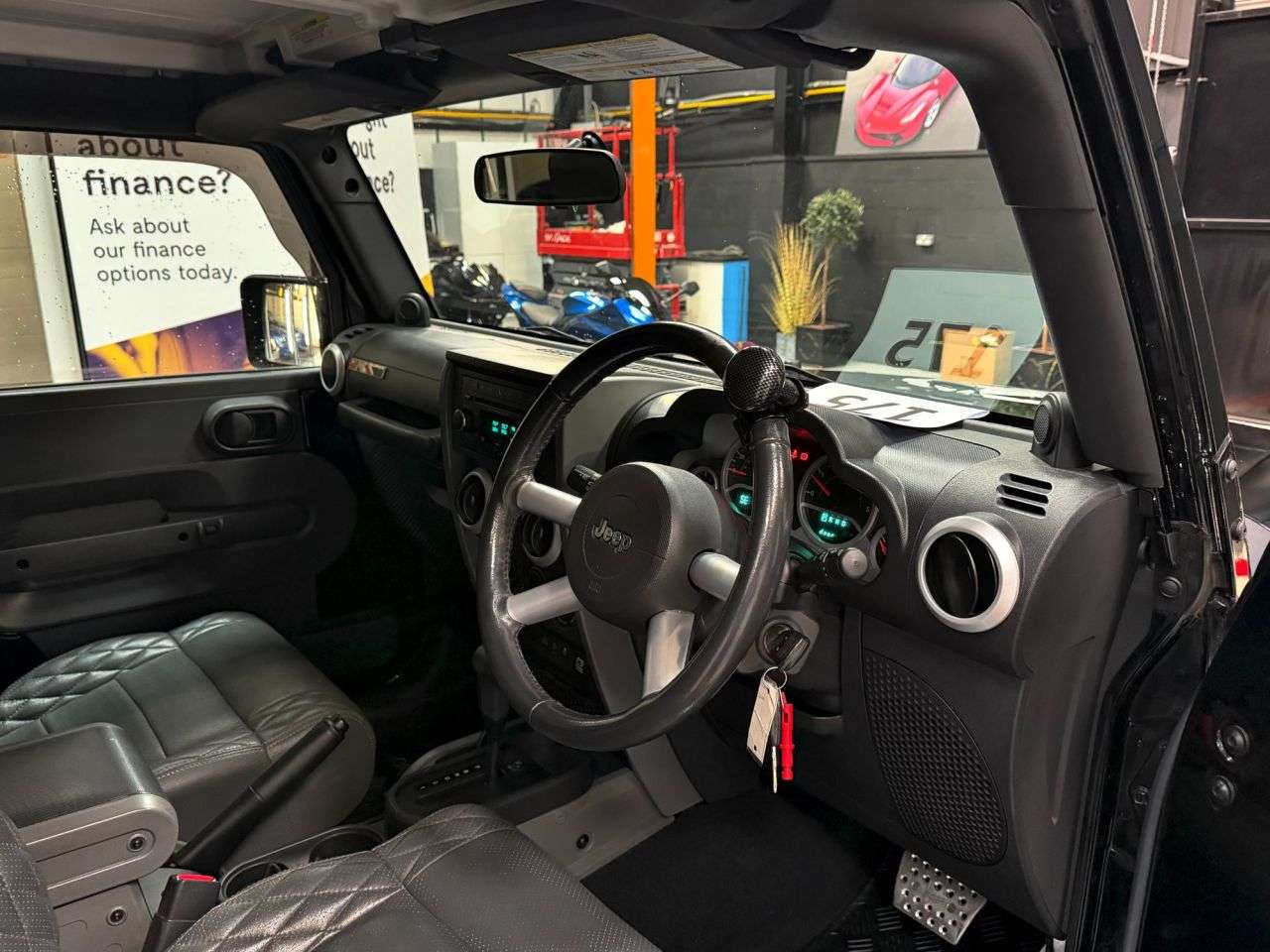 A 2010 JEEP WRANGLER 2.8 CRD Ultimate Soft top 2dr Diesel Automatic 4x4 (248 g/km, 174 bhp) A 2010 JEEP WRANGLER 2.8 CRD Ultimate Soft top 2dr Diesel Automatic 4x4 (248 g/km, 174 bhp)