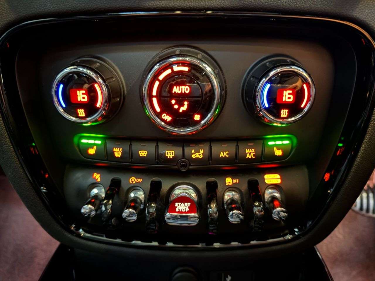 2019 MINI CLUBMAN 2019 MINI CLUBMAN