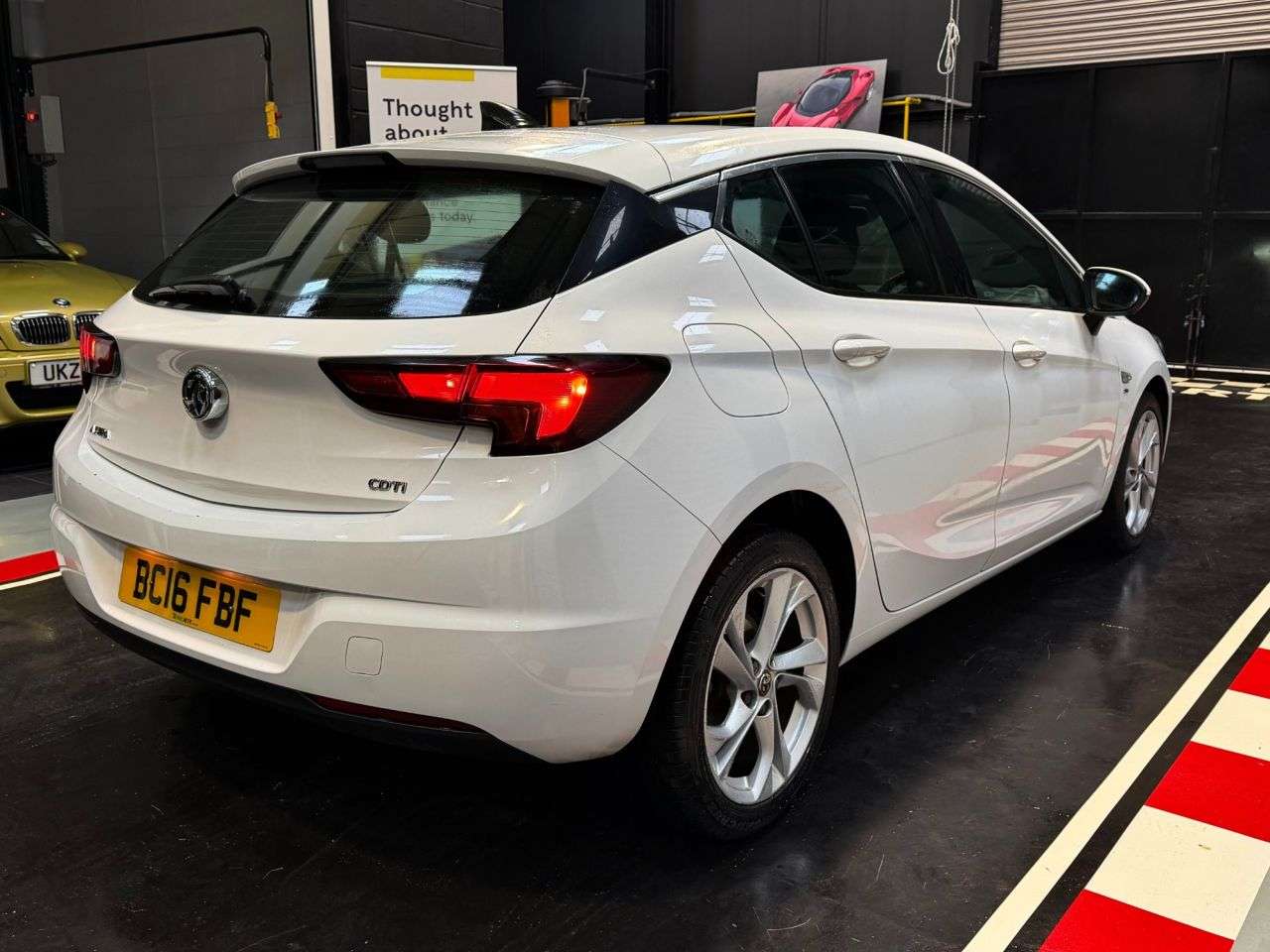 A 2016 VAUXHALL ASTRA 1.6 CDTi BlueInjection SRi Nav Hatchback 5dr Diesel Manual Euro 6 (s/s) (13 A 2016 VAUXHALL ASTRA 1.6 CDTi BlueInjection SRi Nav Hatchback 5dr Diesel Manual Euro 6 (s/s) (13