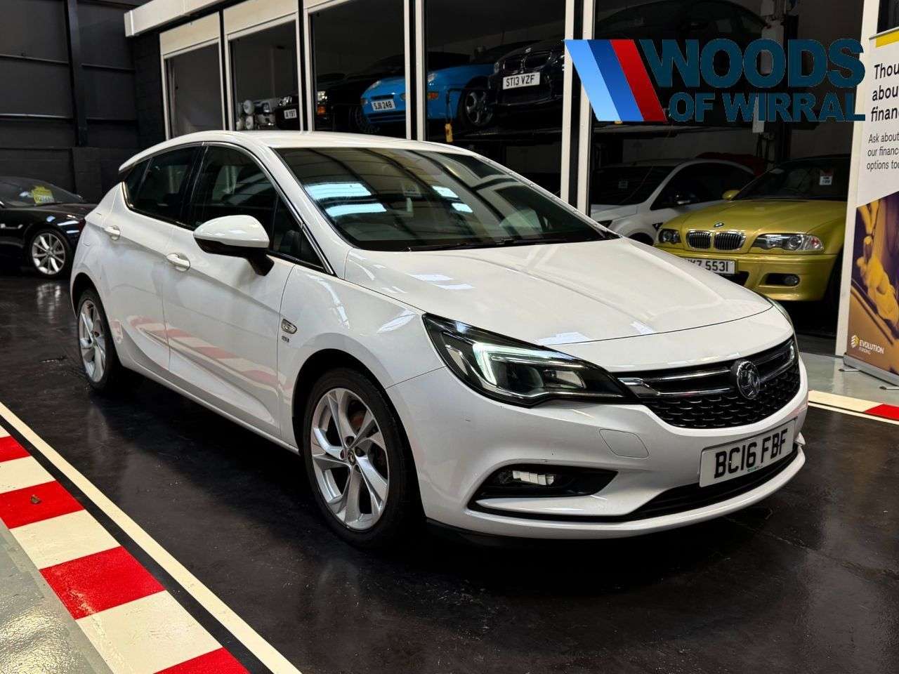 A 2016 VAUXHALL ASTRA 1.6 CDTi BlueInjection SRi Nav Hatchback 5dr Diesel Manual Euro 6 (s/s) (13 A 2016 VAUXHALL ASTRA 1.6 CDTi BlueInjection SRi Nav Hatchback 5dr Diesel Manual Euro 6 (s/s) (13