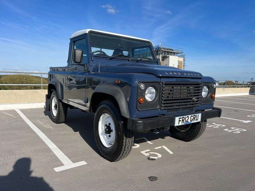 Check out this Land Rover Defender 90 2012 Diesel Manual