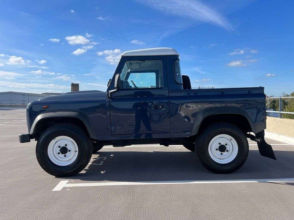 0 LAND ROVER DEFENDER 0 LAND ROVER DEFENDER