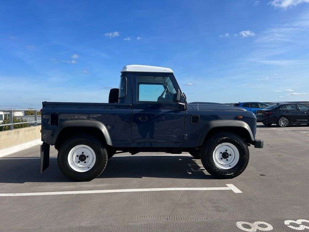 0 LAND ROVER DEFENDER 0 LAND ROVER DEFENDER