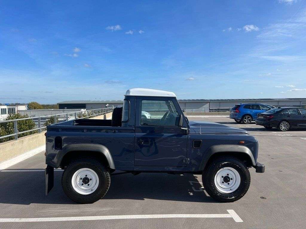 0 LAND ROVER DEFENDER 0 LAND ROVER DEFENDER