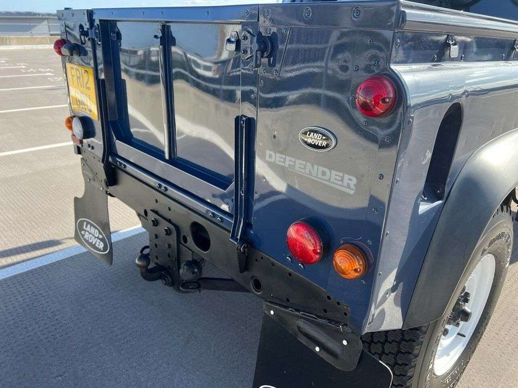 0 LAND ROVER DEFENDER 0 LAND ROVER DEFENDER