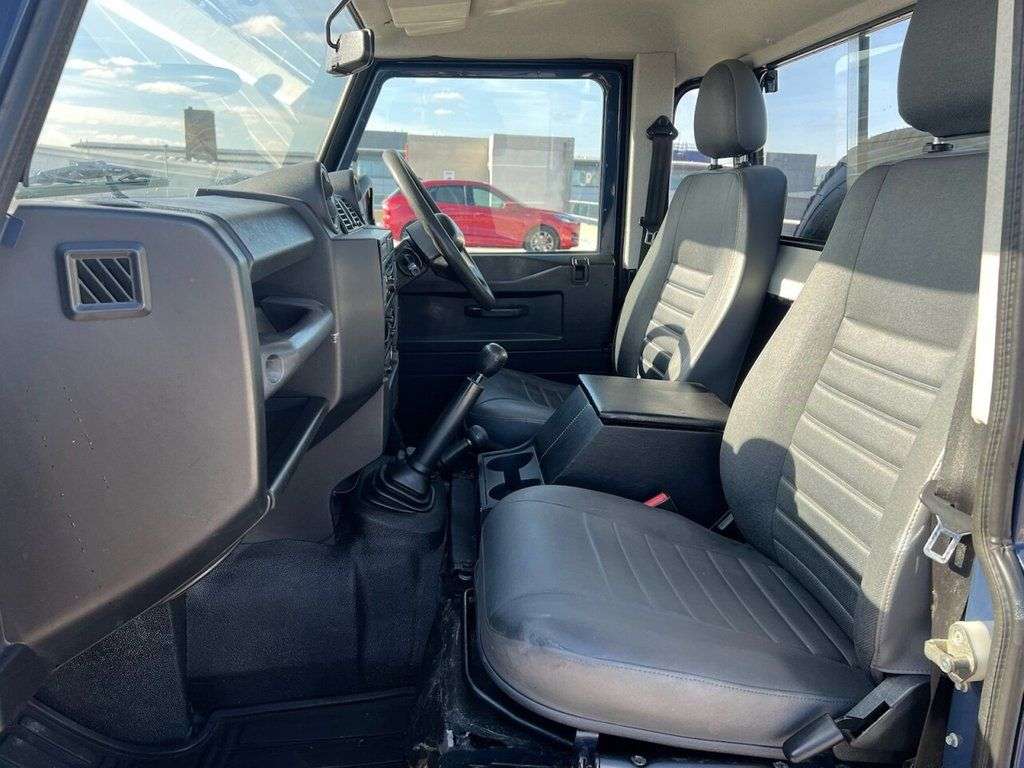 0 LAND ROVER DEFENDER 0 LAND ROVER DEFENDER
