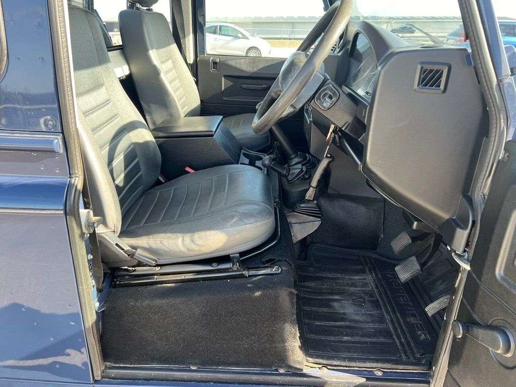 0 LAND ROVER DEFENDER 0 LAND ROVER DEFENDER