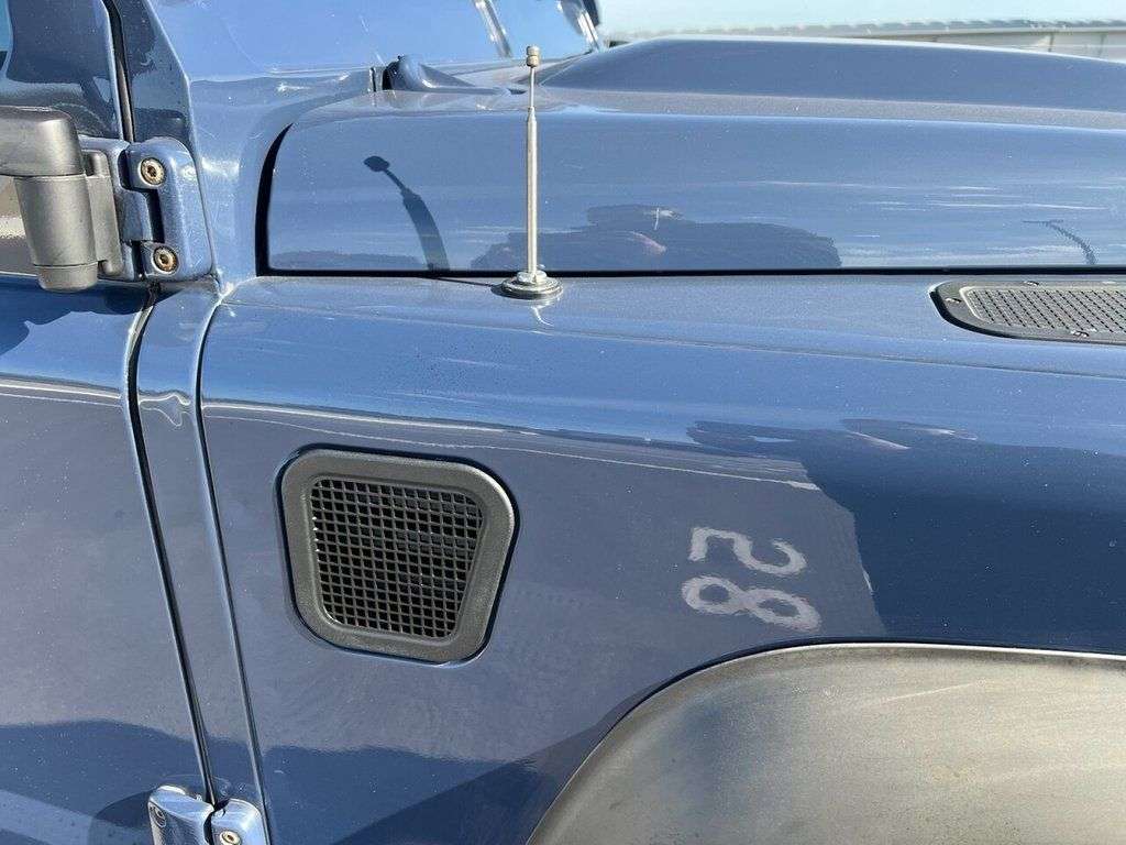 0 LAND ROVER DEFENDER 0 LAND ROVER DEFENDER