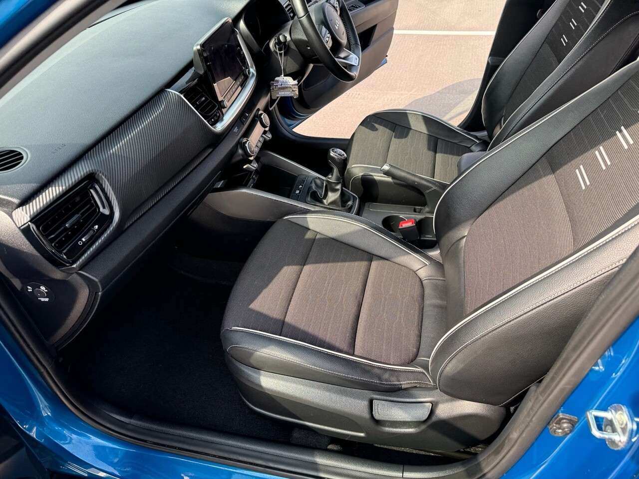 2021 KIA STONIC 2021 KIA STONIC